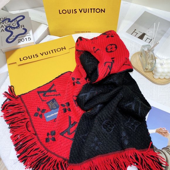 ๐โจAUTHENTICโจ๐Louis Vuitton scarf - Picture 5 of 6